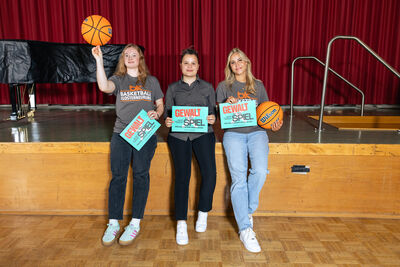 Victoria Matzka, Diana Picorusevic, Amelie Cooke